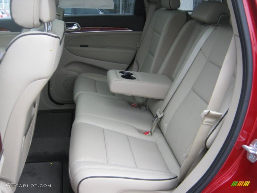 Dark Frost Beige/Light Frost Beige Interior 2011 Jeep Grand Cherokee Overland Photo #43118705