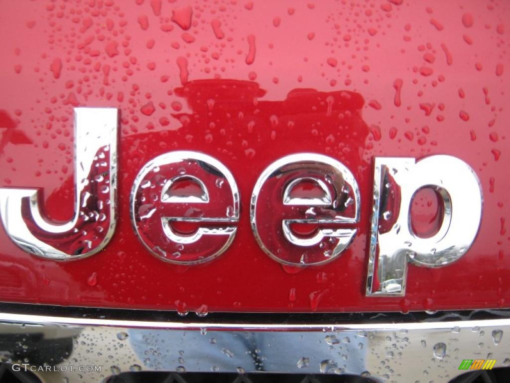 2011 Jeep Grand Cherokee Overland Marks and Logos Photo #43118881