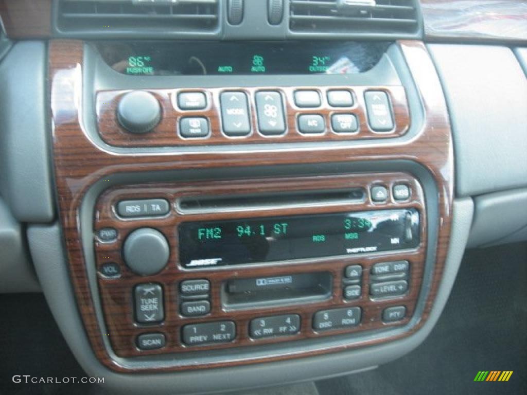 2002 Cadillac DeVille DHS Controls Photo #43122370