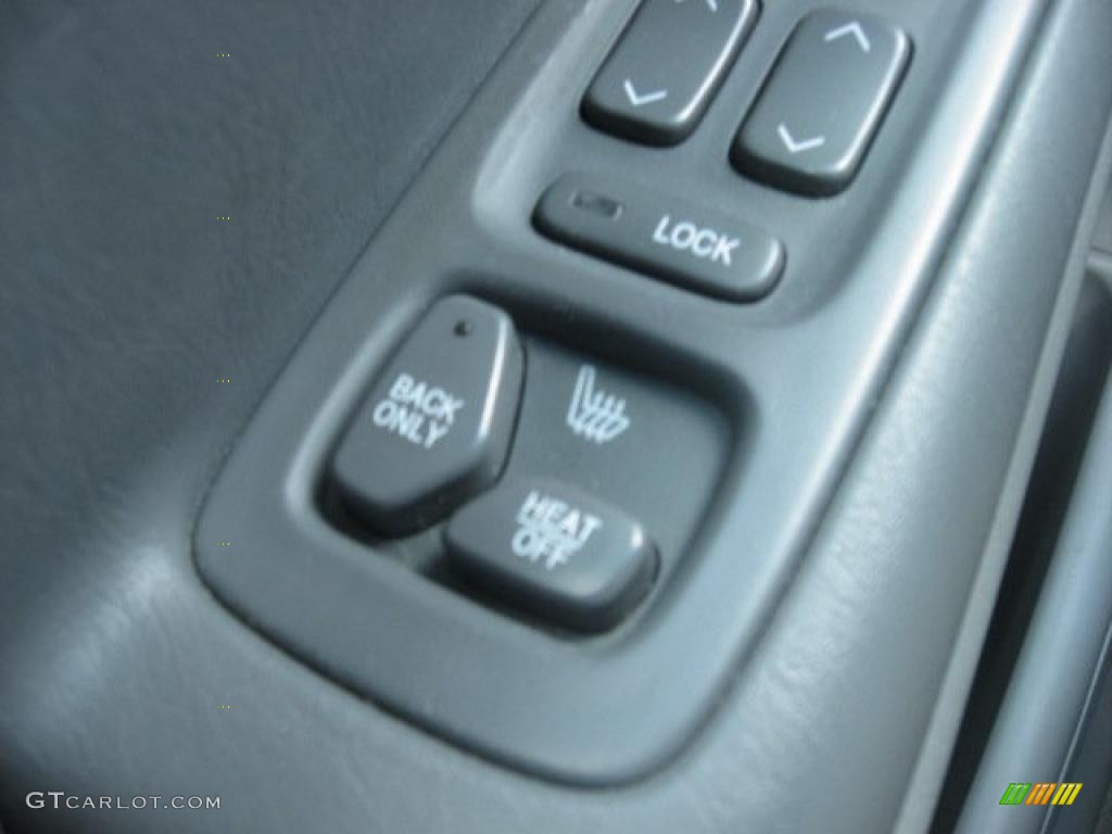 2002 Cadillac DeVille DHS Controls Photo #43122494
