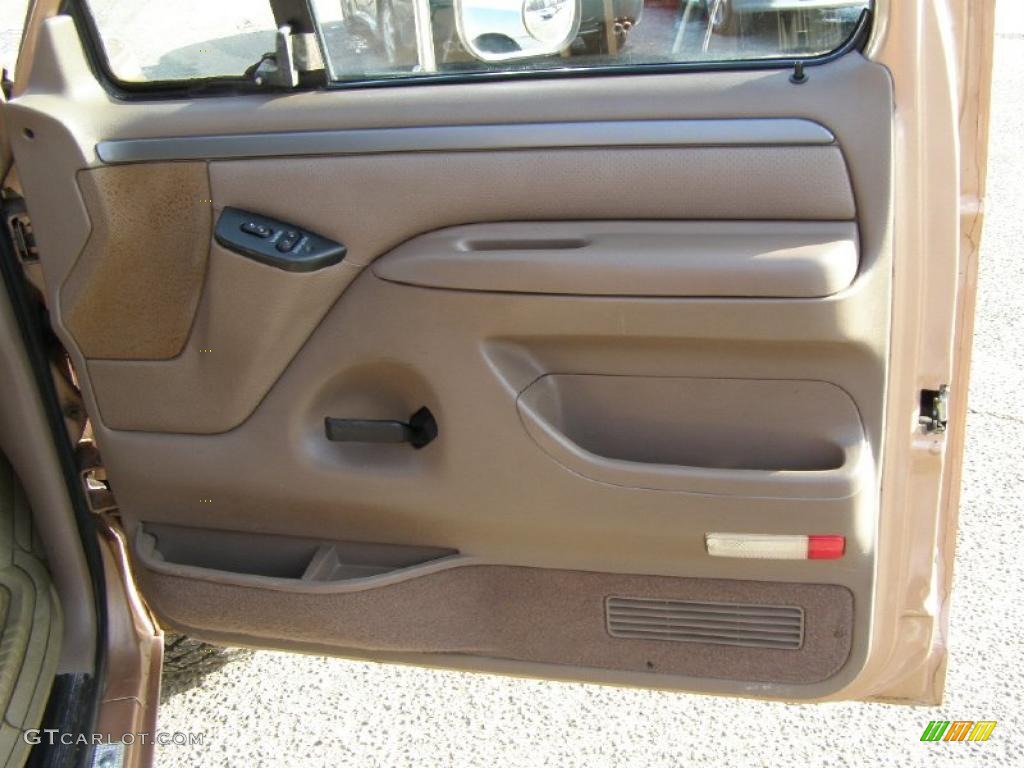 1995 Ford F250 XLT Extended Cab 4x4 Tan Door Panel Photo #43123102