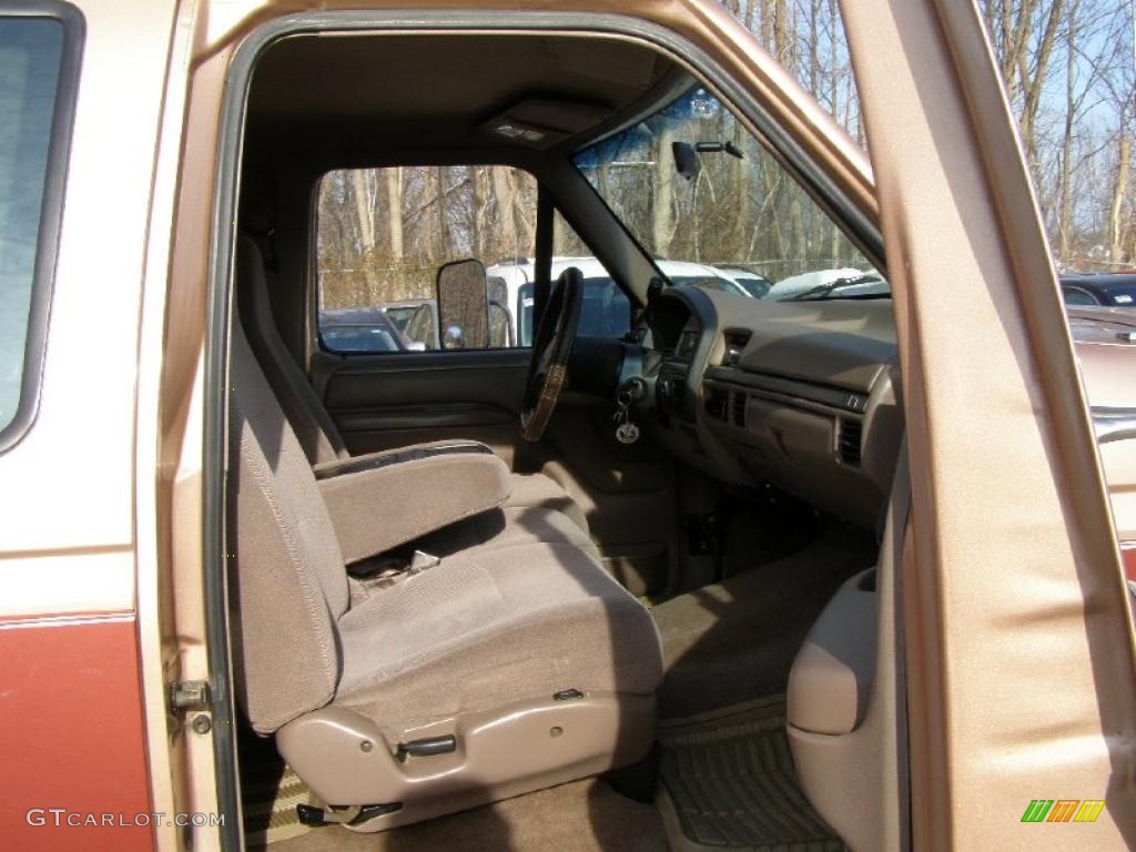 Tan Interior 1995 Ford F250 XLT Extended Cab 4x4 Photo #43123126