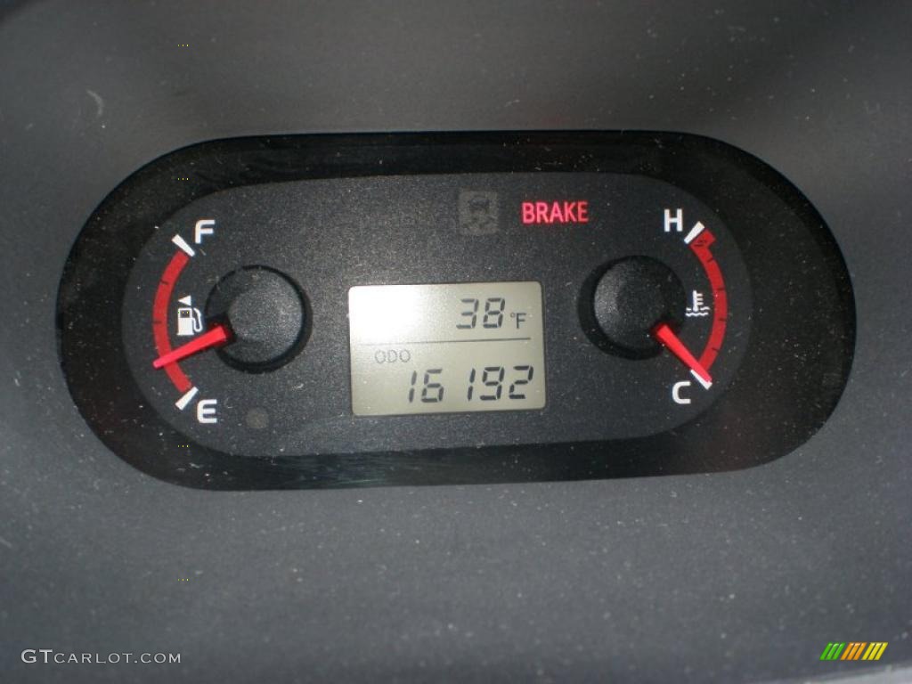 2009 Pontiac Vibe 2.4 Gauges Photo #43124643