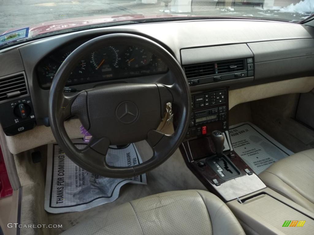 1996 SL 320 Roadster - Imperial Red / Parchment photo #22