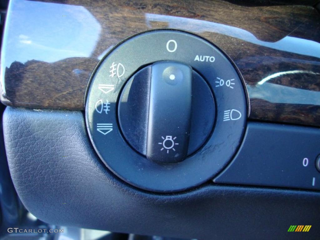2005 Audi S4 4.2 quattro Sedan Controls Photo #43132767