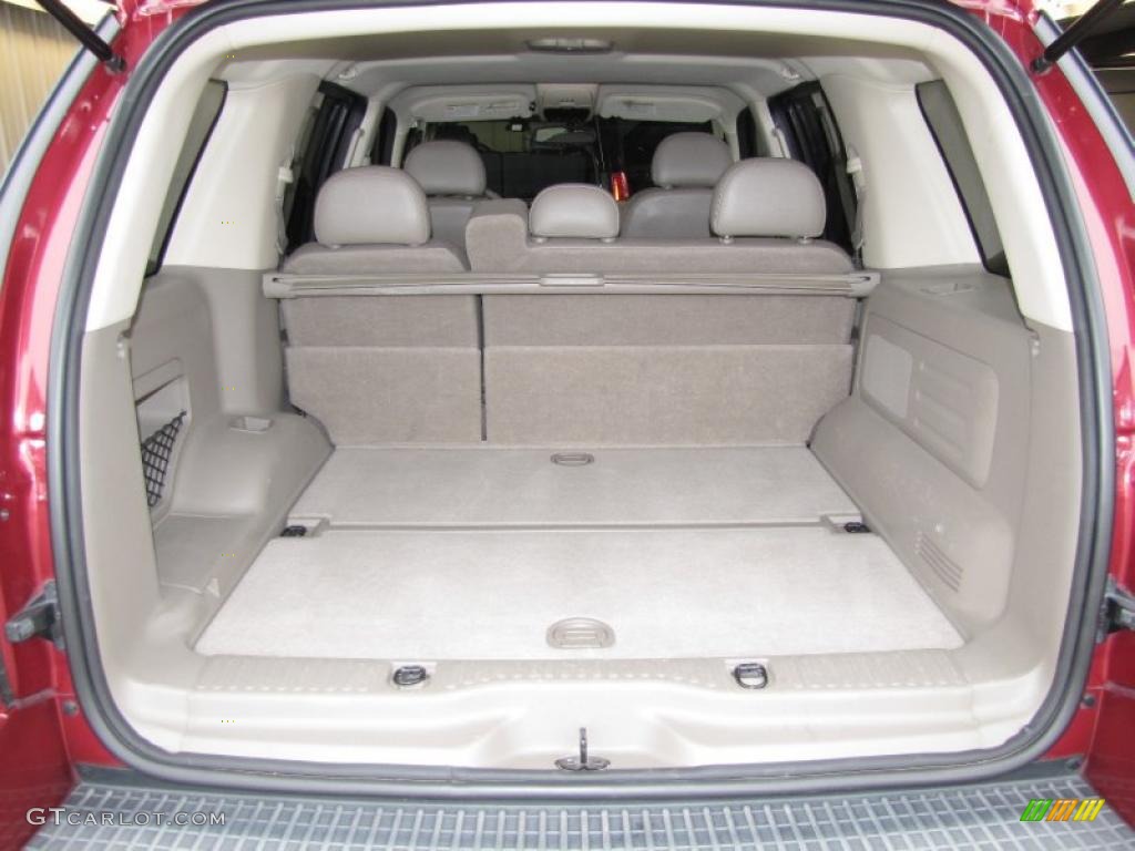 2004 Ford Explorer Eddie Bauer 4x4 Trunk Photo #43136955