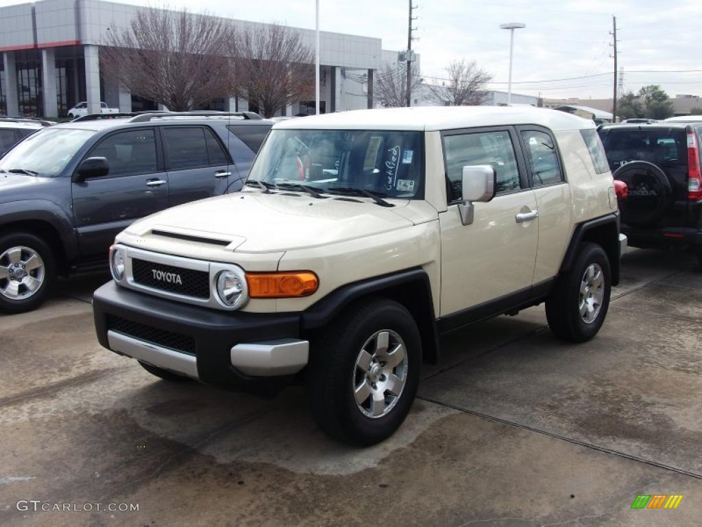 Sandstorm Metallic 2008 Toyota FJ Cruiser Standard FJ Cruiser Model Exterior Photo #43137231