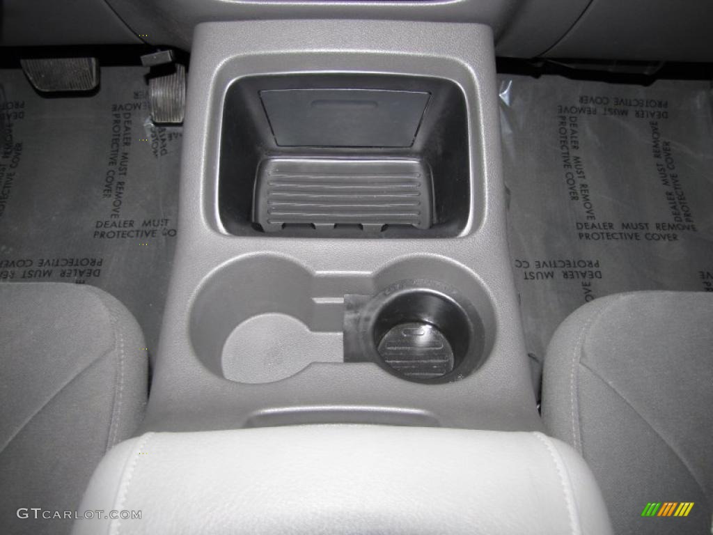2003 Expedition XLT - Oxford White / Flint Grey photo #16