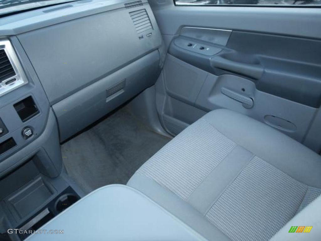 2007 Ram 3500 SLT Quad Cab 4x4 Dually Chassis - Bright White / Medium Slate Gray photo #12