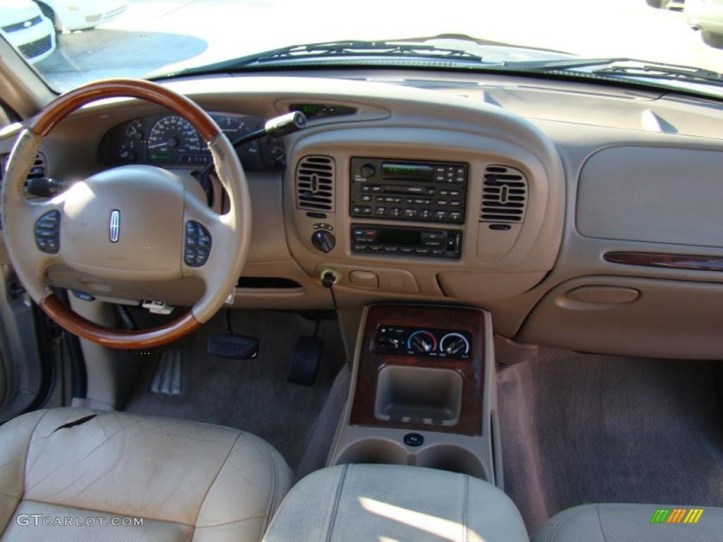 2002 Navigator Luxury 4x4 - Light Parchment Gold Metallic / Medium Parchment photo #21
