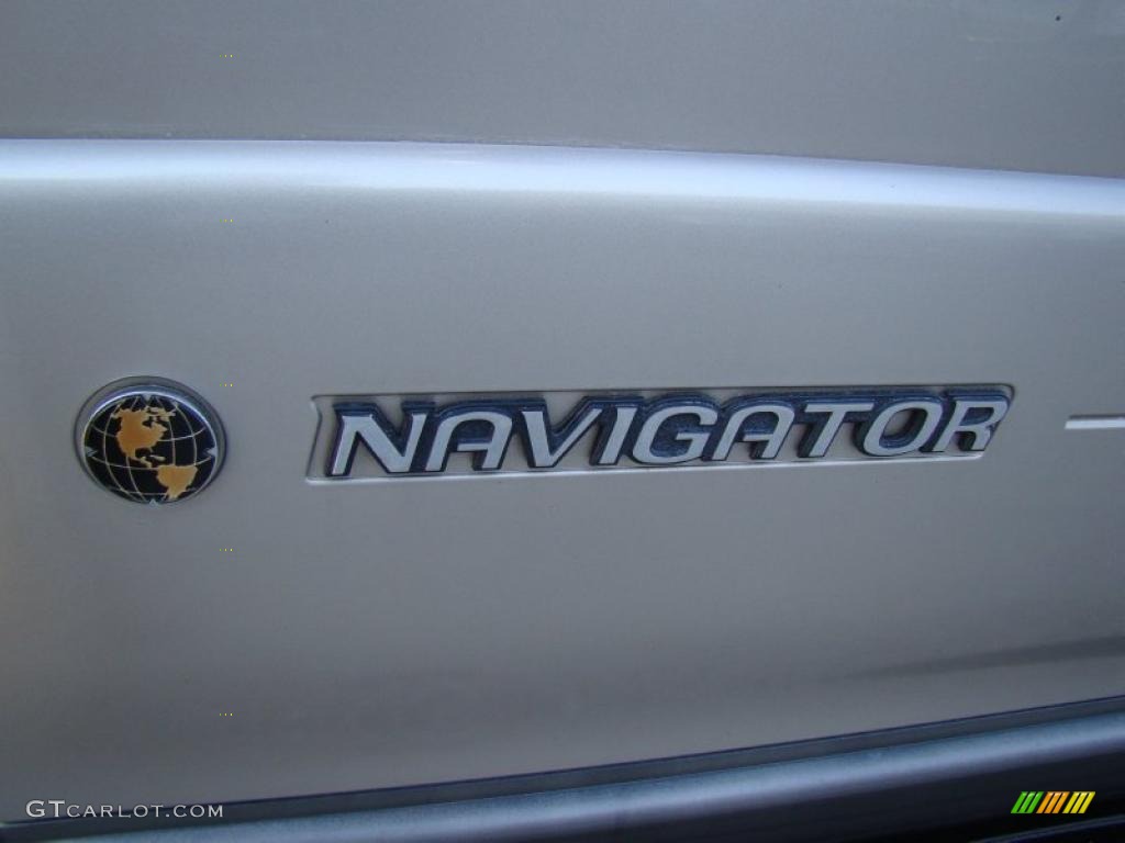 2002 Navigator Luxury 4x4 - Light Parchment Gold Metallic / Medium Parchment photo #42
