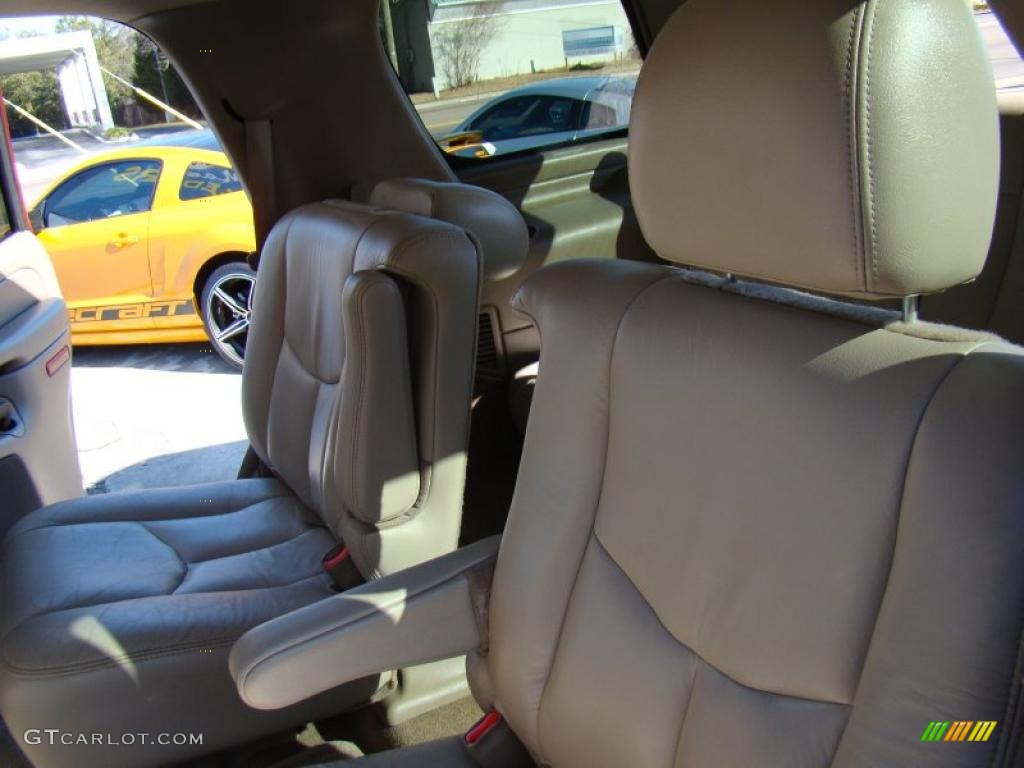 2004 Yukon SLT - Sport Red Metallic / Neutral/Shale photo #13