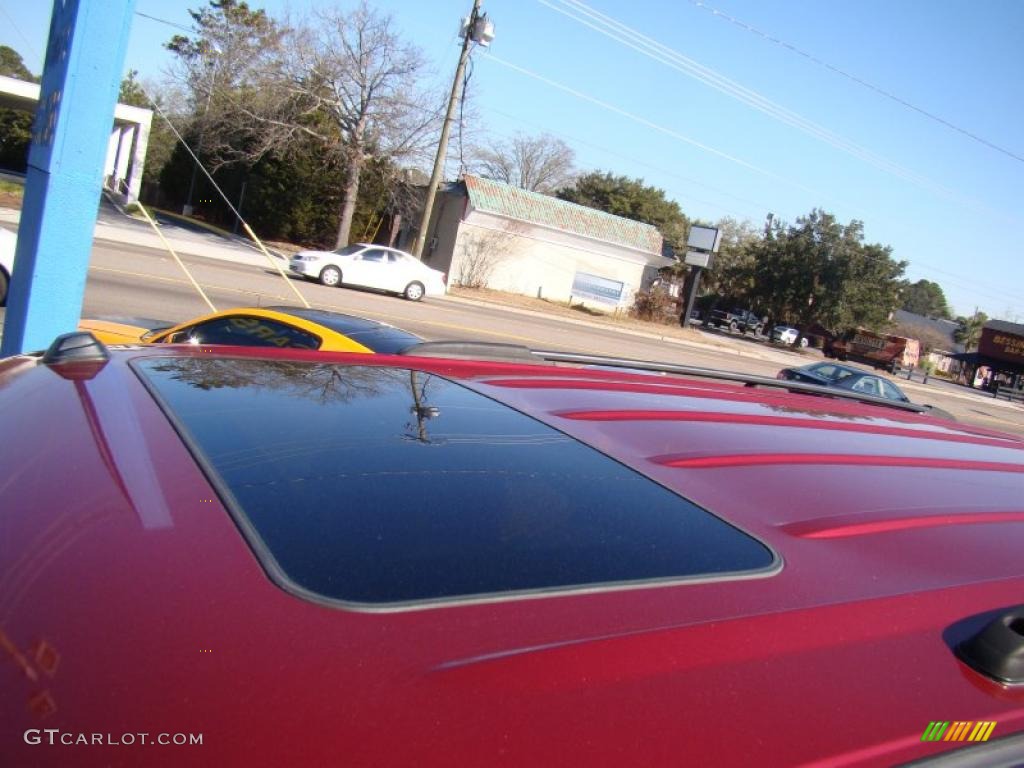 2004 Yukon SLT - Sport Red Metallic / Neutral/Shale photo #34