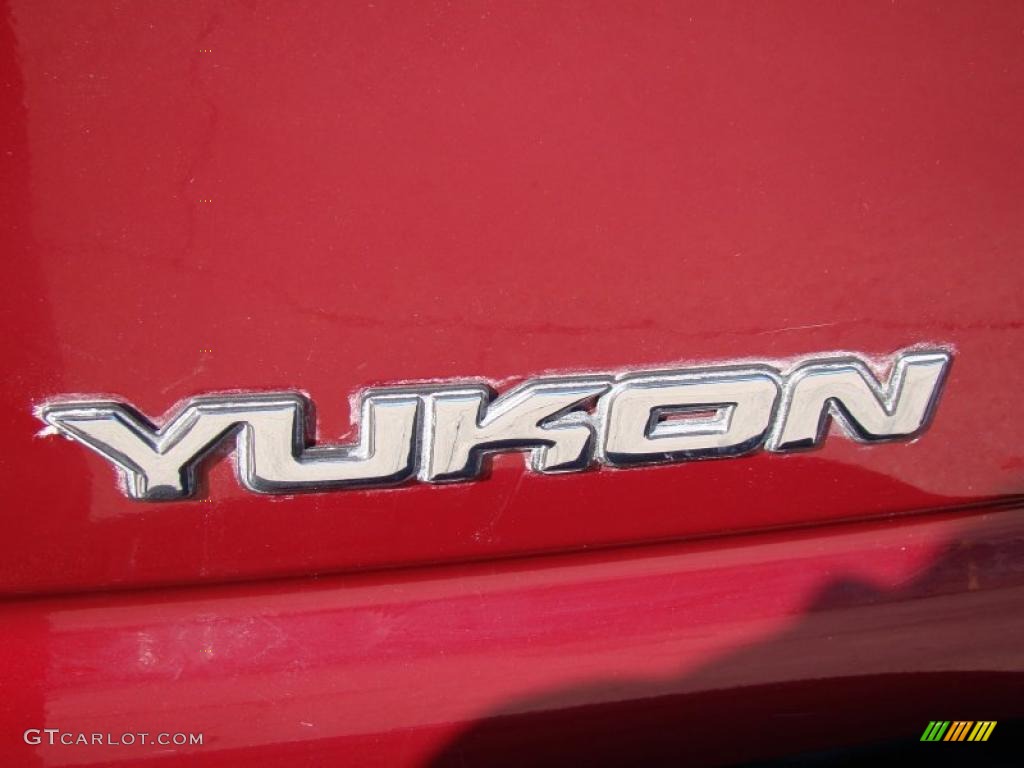 2004 Yukon SLT - Sport Red Metallic / Neutral/Shale photo #35