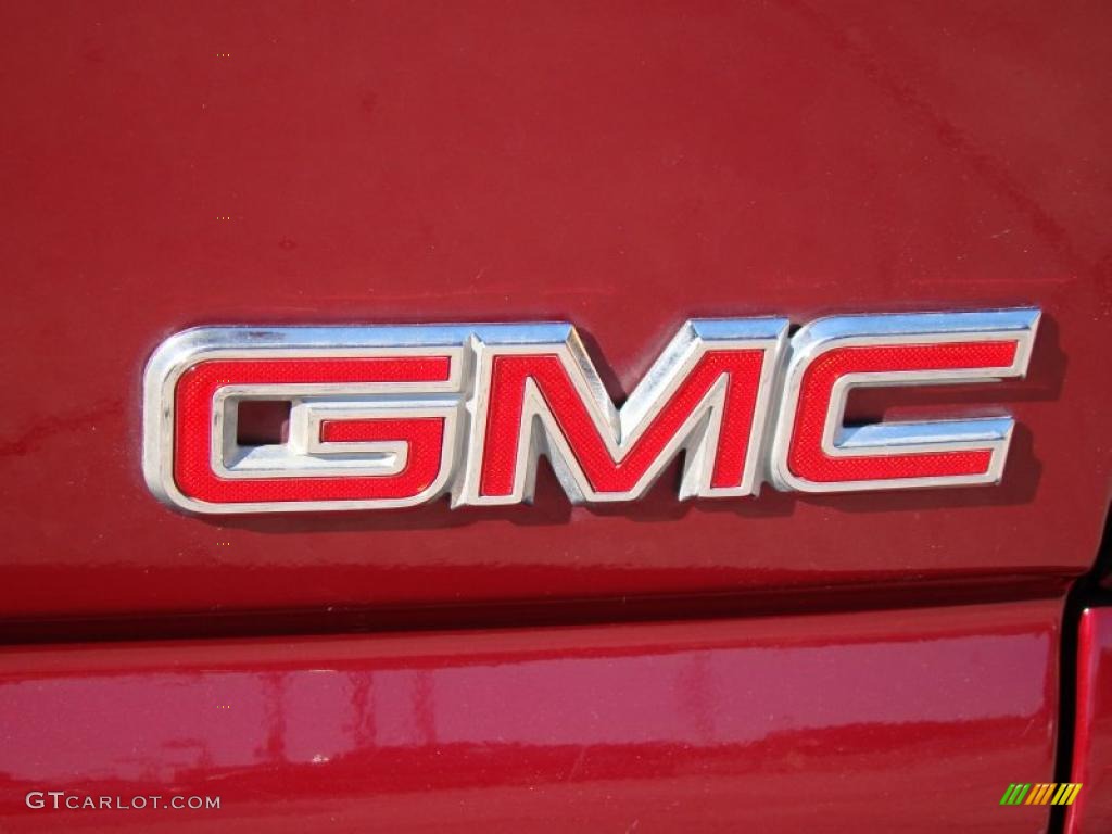 2004 GMC Yukon SLT Marks and Logos Photo #43153557