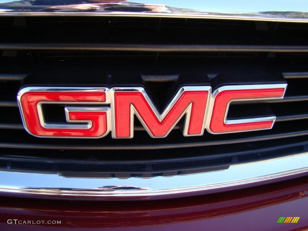 2004 GMC Yukon SLT Marks and Logos Photo #43153573