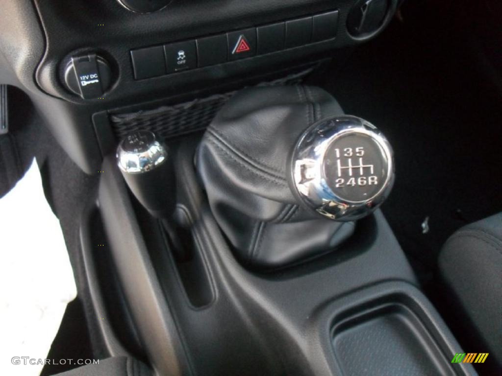 2011 Wrangler Sport S 4x4 - Bright White / Black photo #12