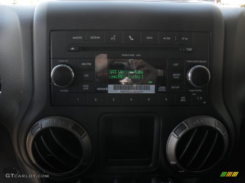 2011 Wrangler Sport S 4x4 - Bright White / Black photo #13