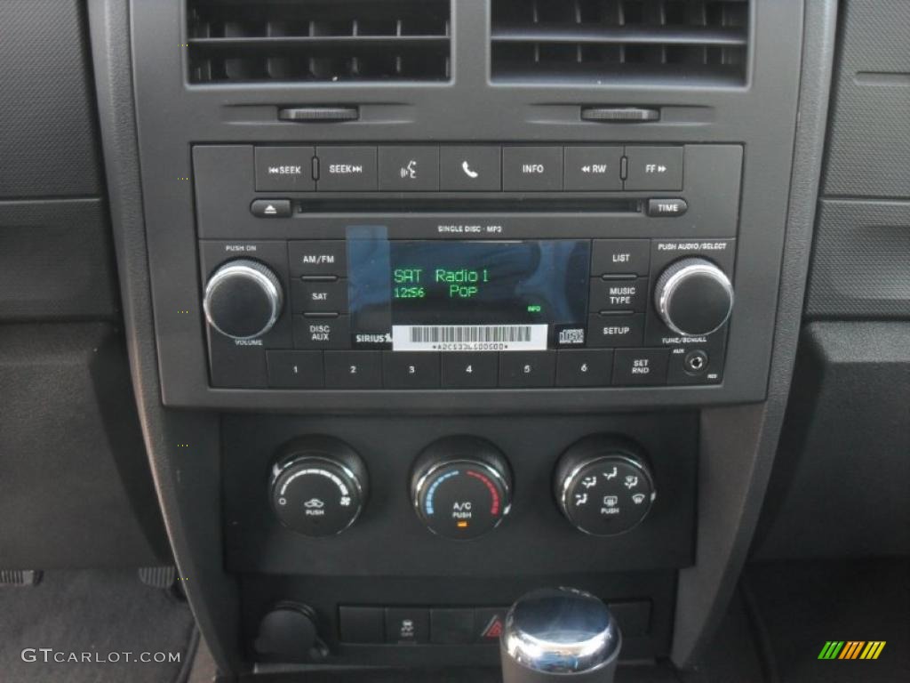 2011 Dodge Nitro Heat Controls Photo #43163741