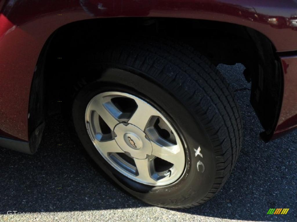 2005 TrailBlazer LS 4x4 - Majestic Red Metallic / Light Gray photo #23