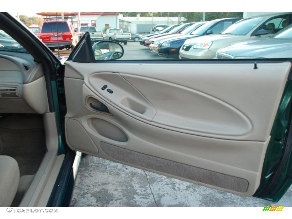 2000 Ford Mustang V6 Coupe Door Panel Photos