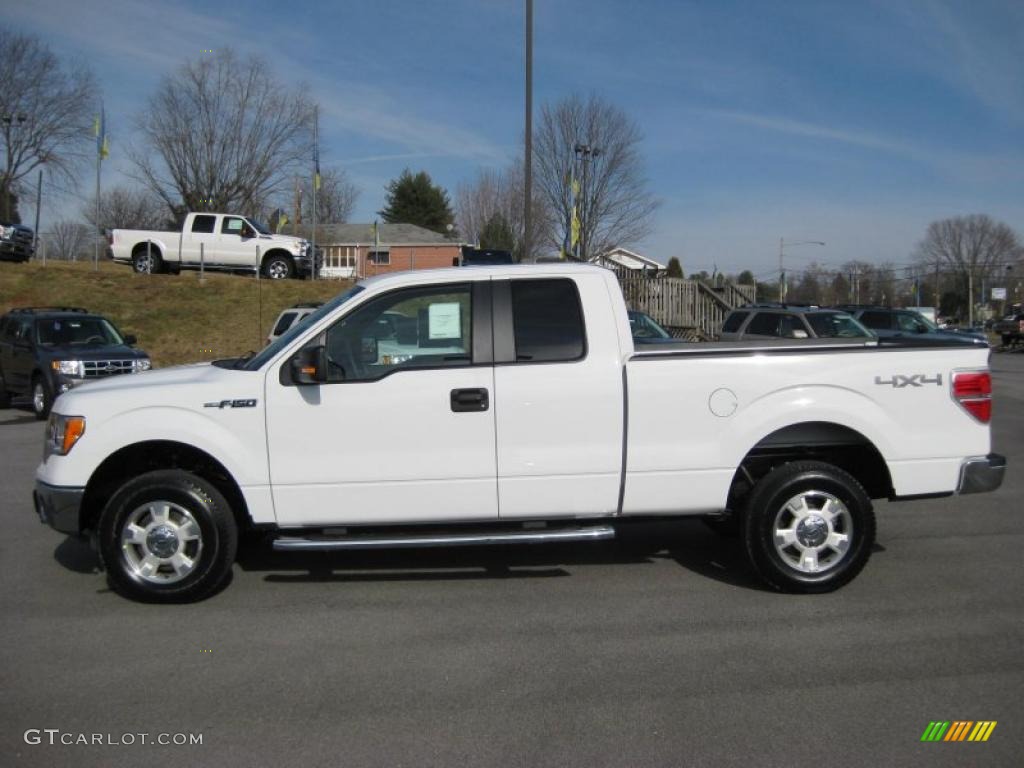 2011 F150 XLT SuperCab 4x4 - Oxford White / Steel Gray photo #1