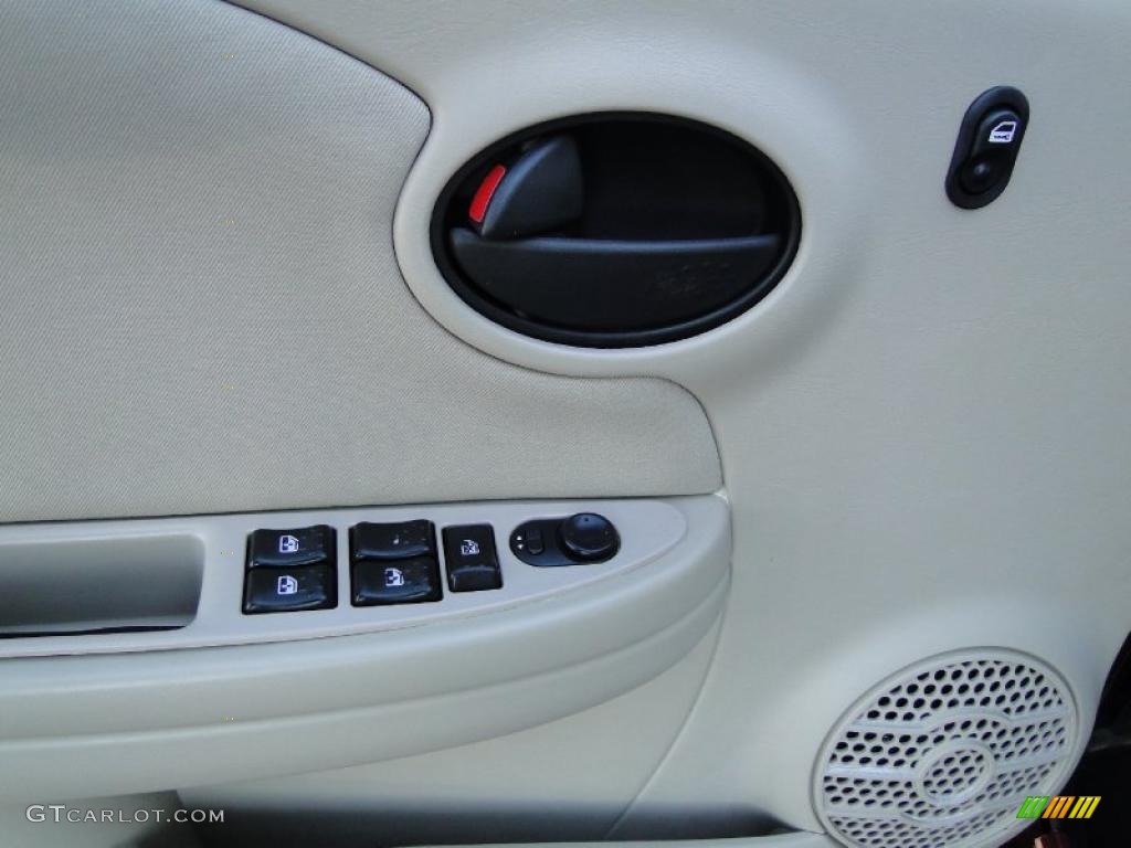2007 Saturn ION 2 Sedan Controls Photo #43169165