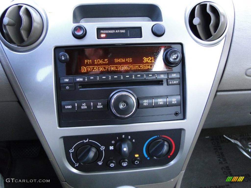 2007 Saturn ION 2 Sedan Controls Photo #43169269