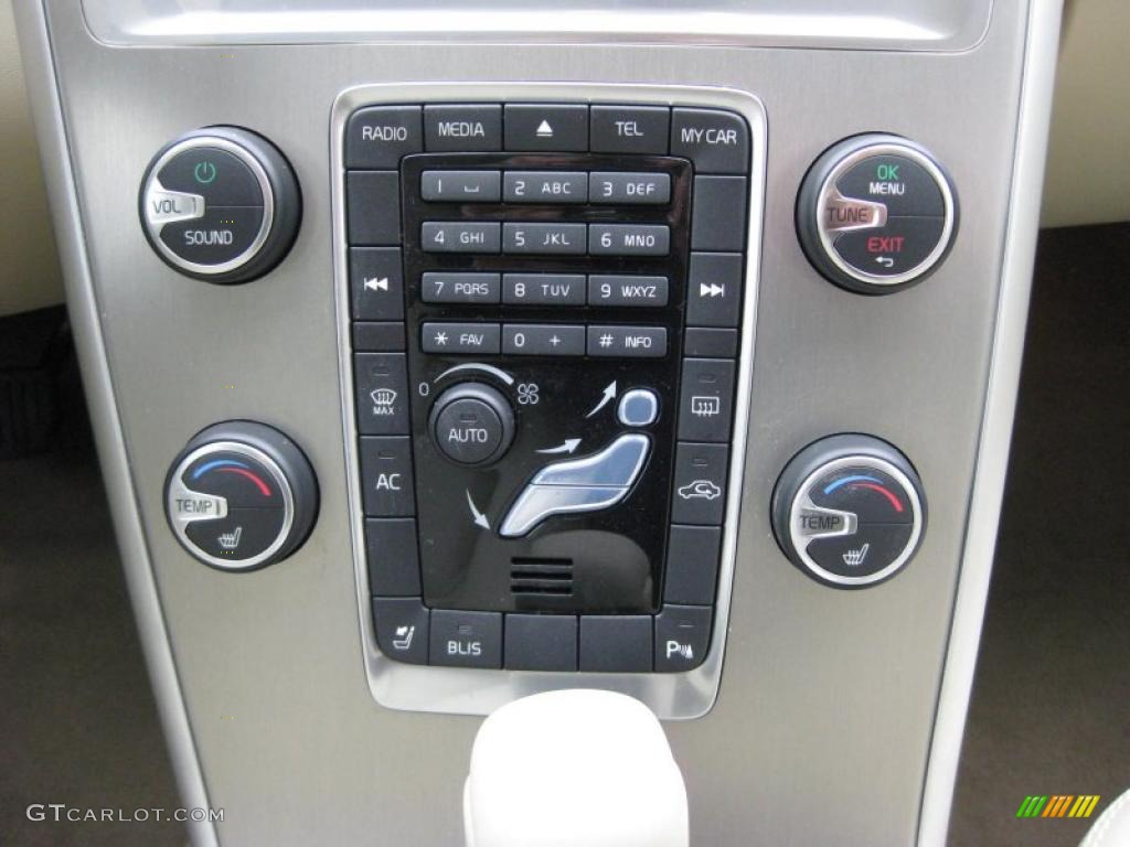 2011 Volvo XC60 T6 AWD Controls Photo #43171481