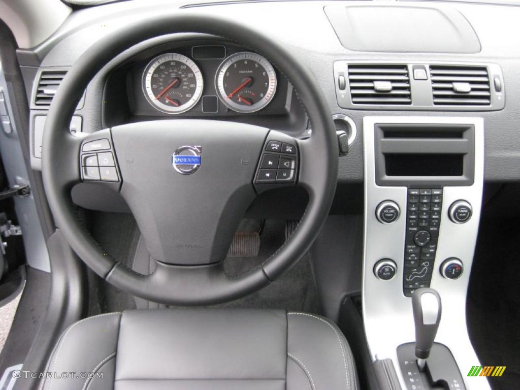 2011 Volvo C70 T5 Soverign Hide Off Black Leather/Off Black Dashboard Photo #43171905