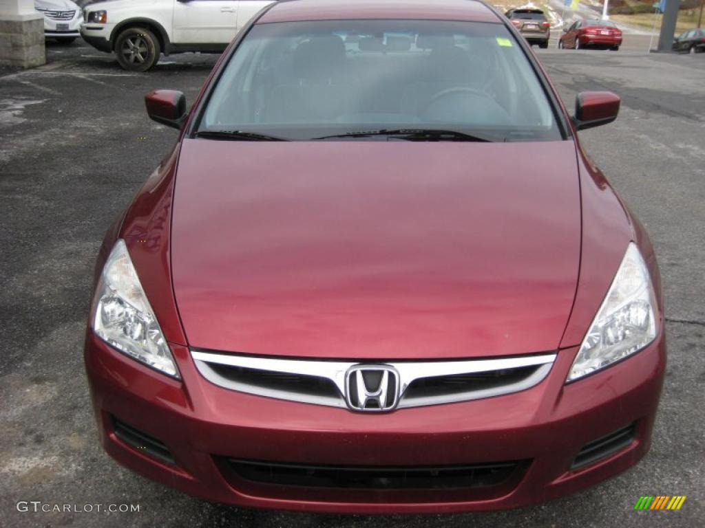 2006 Accord SE Sedan - Redondo Red Pearl / Gray photo #3