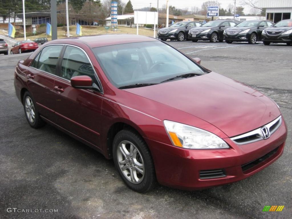 2006 Accord SE Sedan - Redondo Red Pearl / Gray photo #4