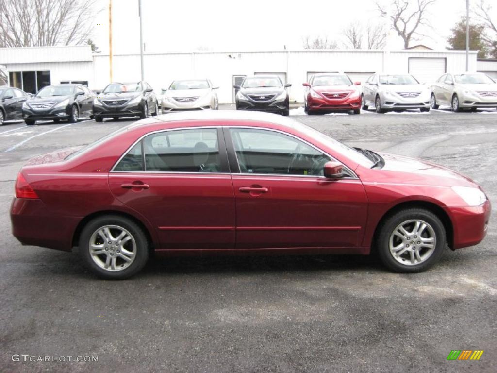 2006 Accord SE Sedan - Redondo Red Pearl / Gray photo #5