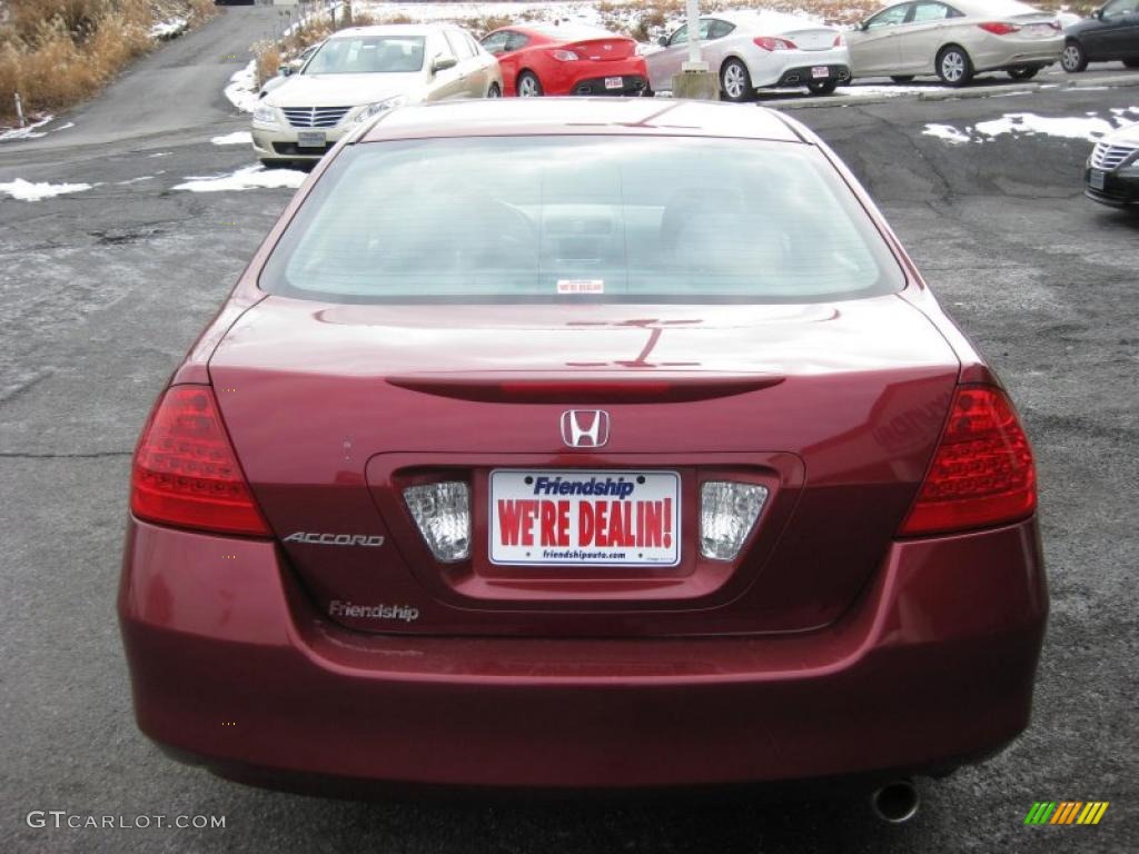 2006 Accord SE Sedan - Redondo Red Pearl / Gray photo #7
