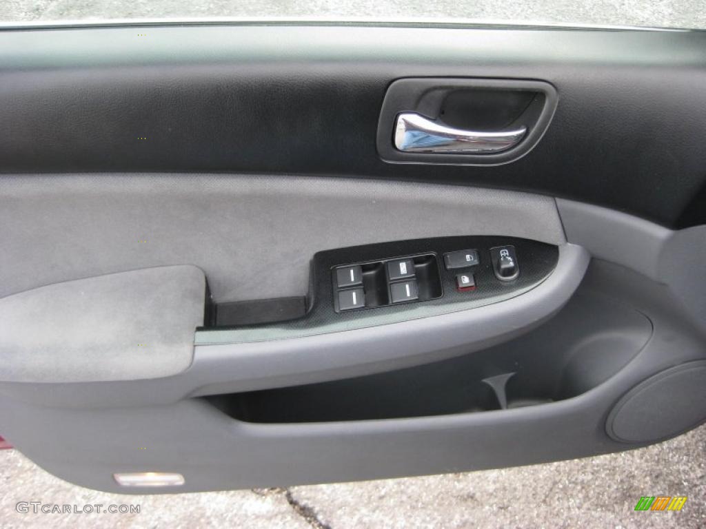 2006 Accord SE Sedan - Redondo Red Pearl / Gray photo #15