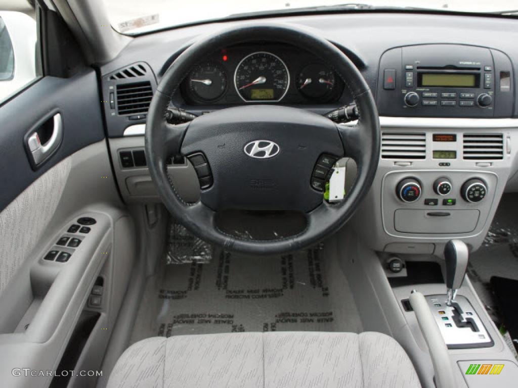 2006 Hyundai Sonata GL Gray Dashboard Photo #43179075