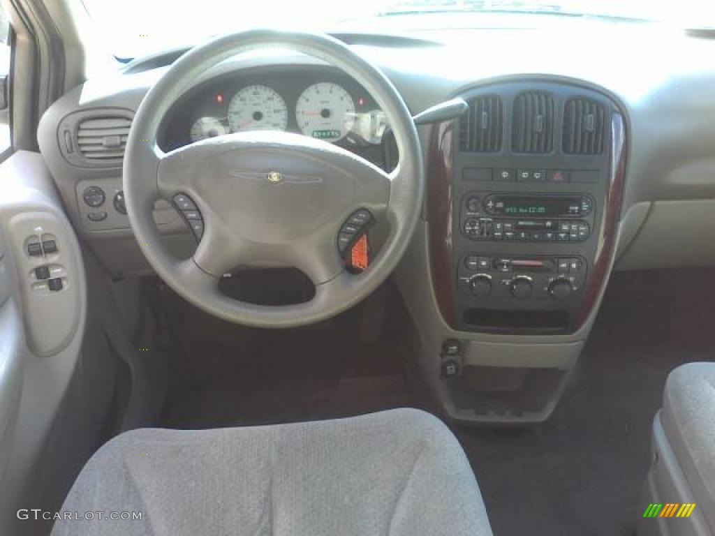 2003 Town & Country LX - Bright Silver Metallic / Gray photo #5