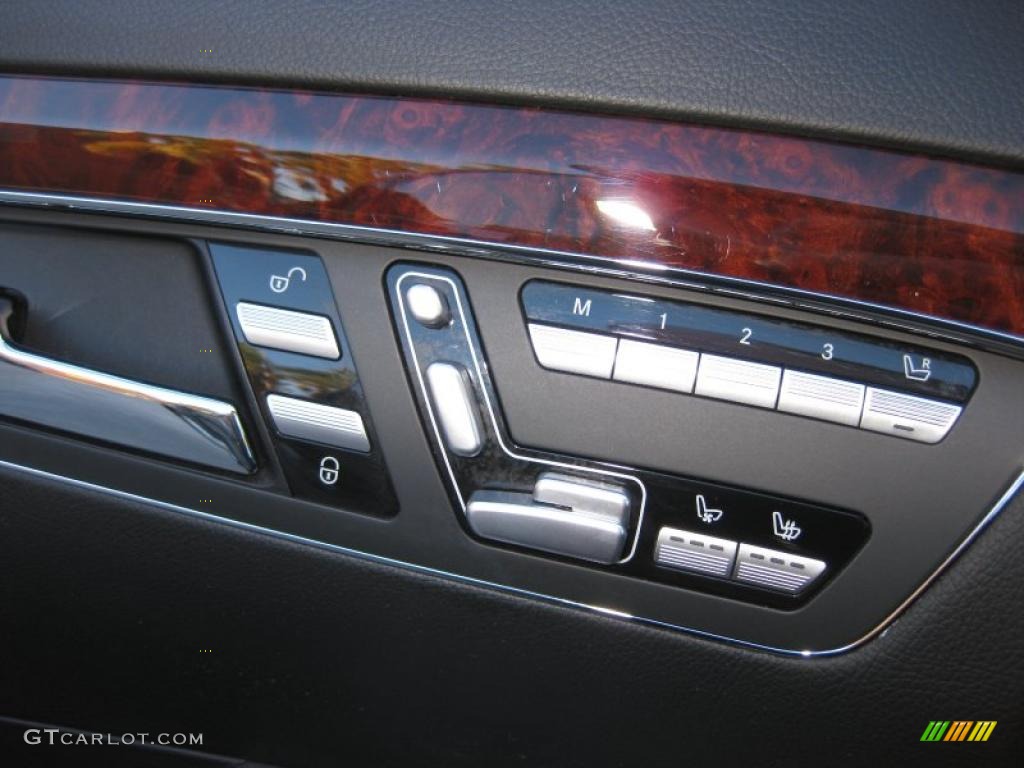 2008 Mercedes-Benz S 550 Sedan Controls Photo #43190022