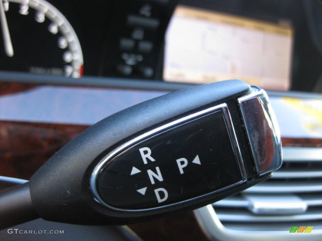2008 Mercedes-Benz S 550 Sedan Controls Photo #43190186