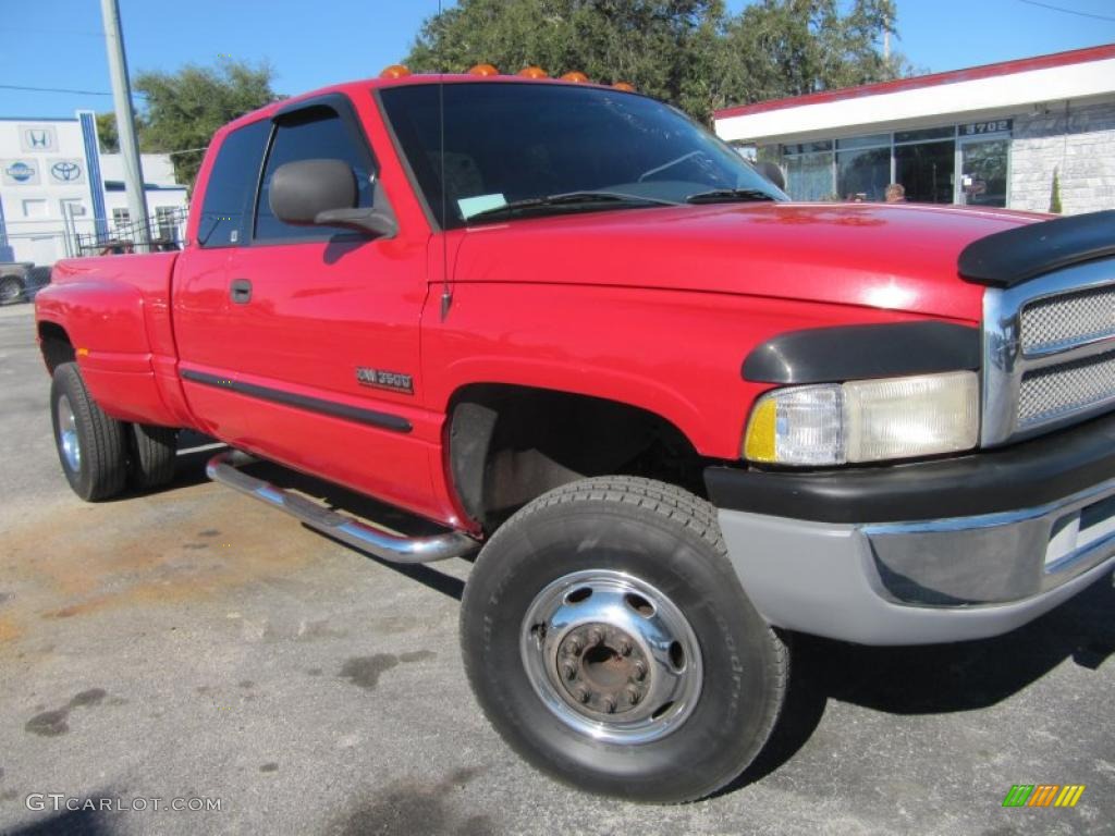 2000 Ram 3500 SLT Extended Cab 4x4 Dually - Flame Red / Mist Gray photo #3