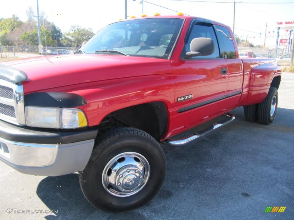 2000 Ram 3500 SLT Extended Cab 4x4 Dually - Flame Red / Mist Gray photo #4