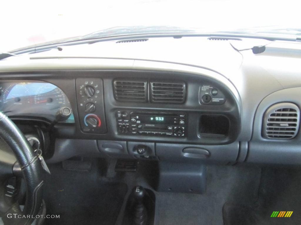 2000 Ram 3500 SLT Extended Cab 4x4 Dually - Flame Red / Mist Gray photo #33