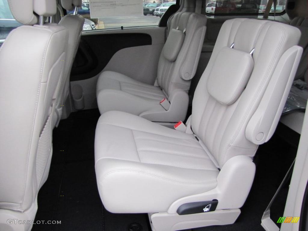 Black/Light Graystone Interior 2011 Chrysler Town & Country Touring - L Photo #43192558