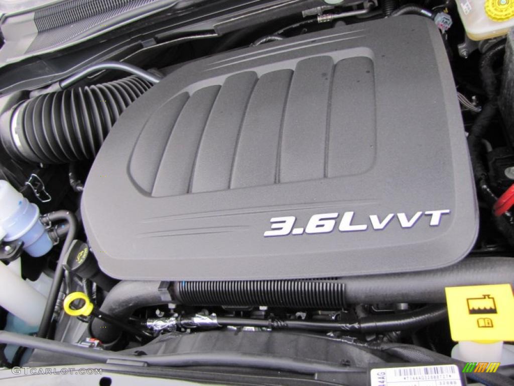 2011 Chrysler Town & Country Touring - L 3.6 Liter DOHC 24-Valve VVT Pentastar V6 Engine Photo #43192630
