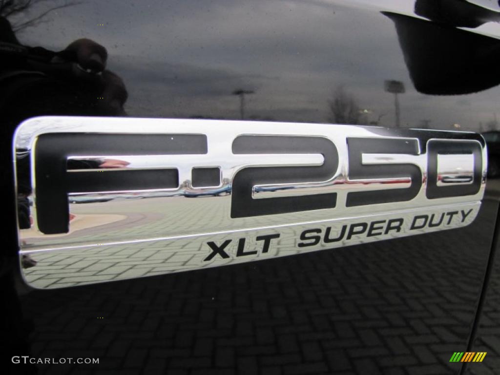 2005 Ford F250 Super Duty XLT Crew Cab Marks and Logos Photo #43195626
