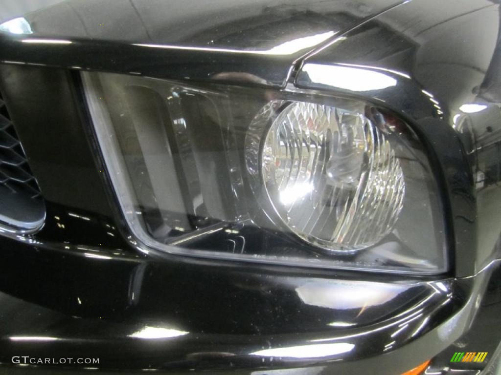 2005 Mustang V6 Deluxe Convertible - Black / Dark Charcoal photo #4