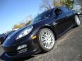 Basalt Black Metallic - Panamera 4 Photo No. 1