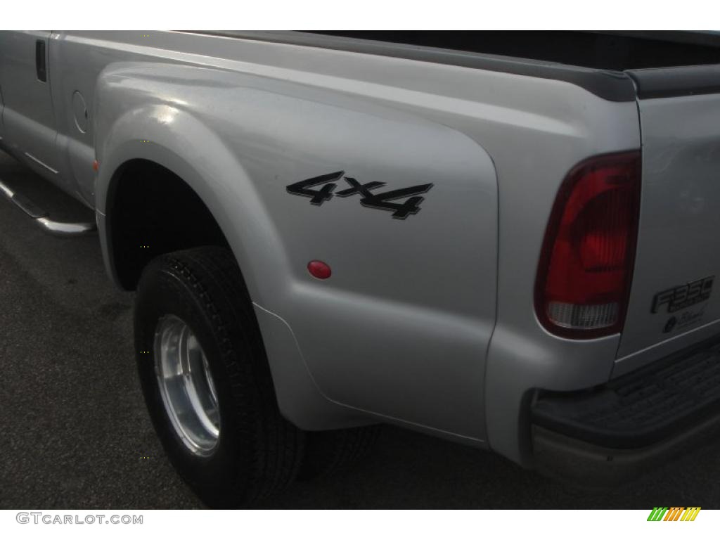 2000 F350 Super Duty XLT Crew Cab 4x4 Dually - Silver Metallic / Dark Denim Blue photo #11