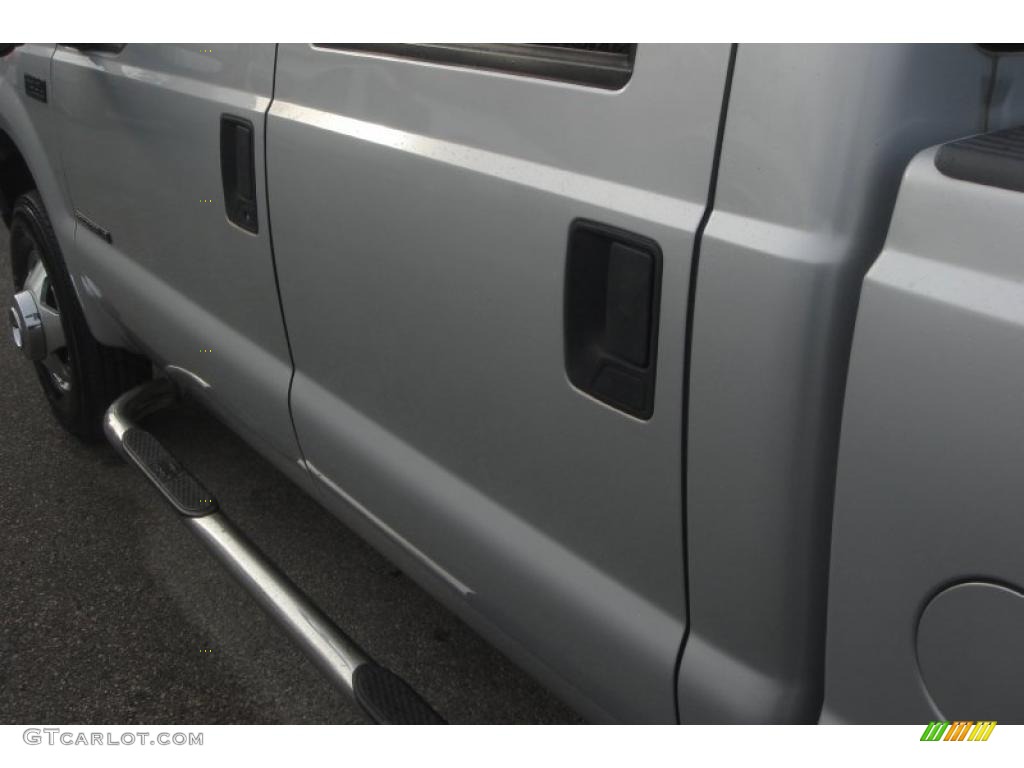 2000 F350 Super Duty XLT Crew Cab 4x4 Dually - Silver Metallic / Dark Denim Blue photo #15