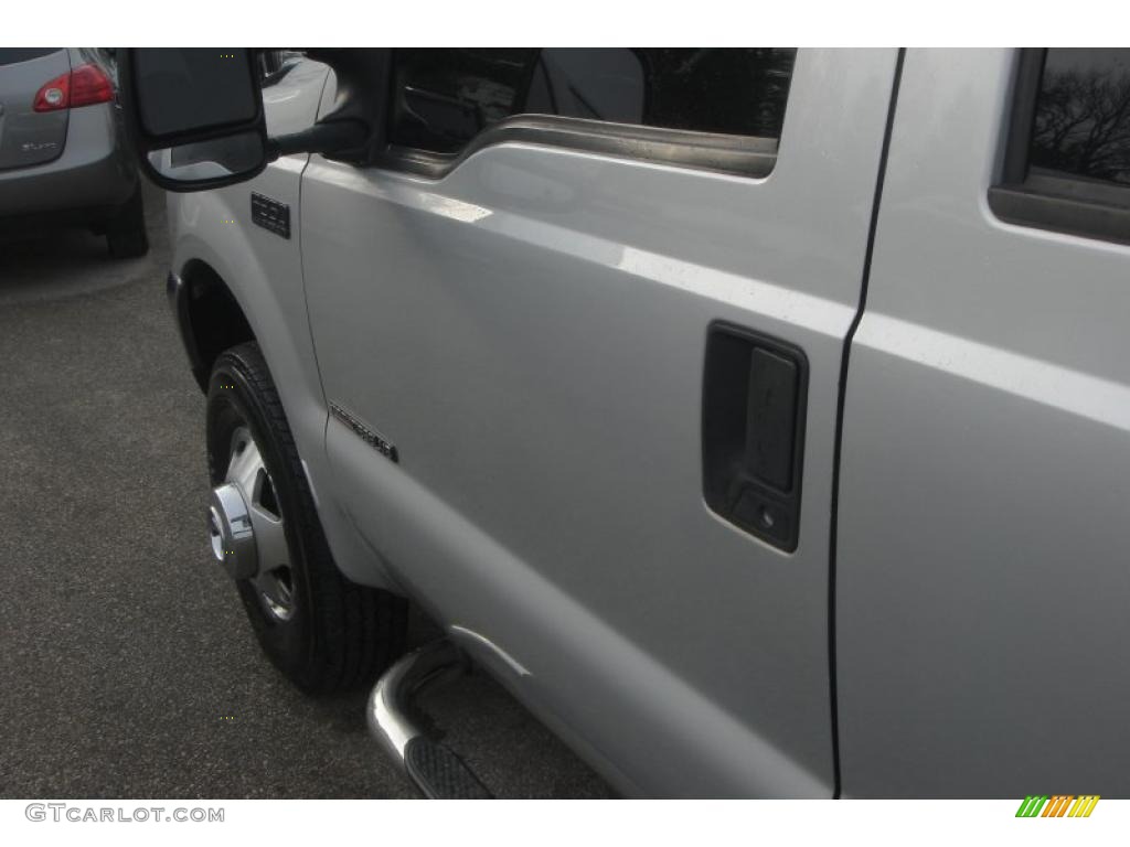 2000 F350 Super Duty XLT Crew Cab 4x4 Dually - Silver Metallic / Dark Denim Blue photo #16